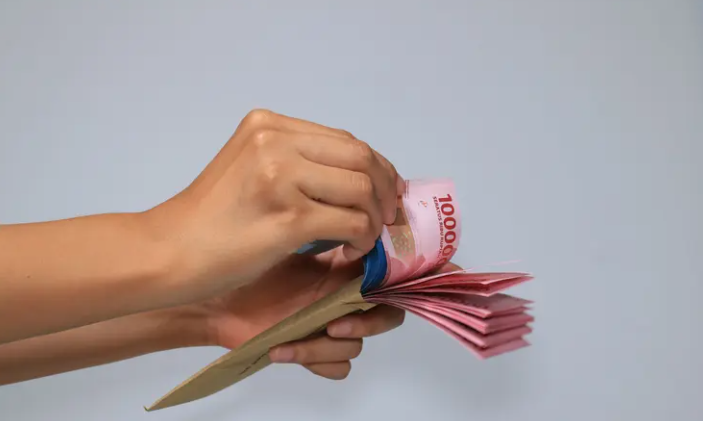 Cara Keluar dari Lingkaran Utang Tanpa Panik